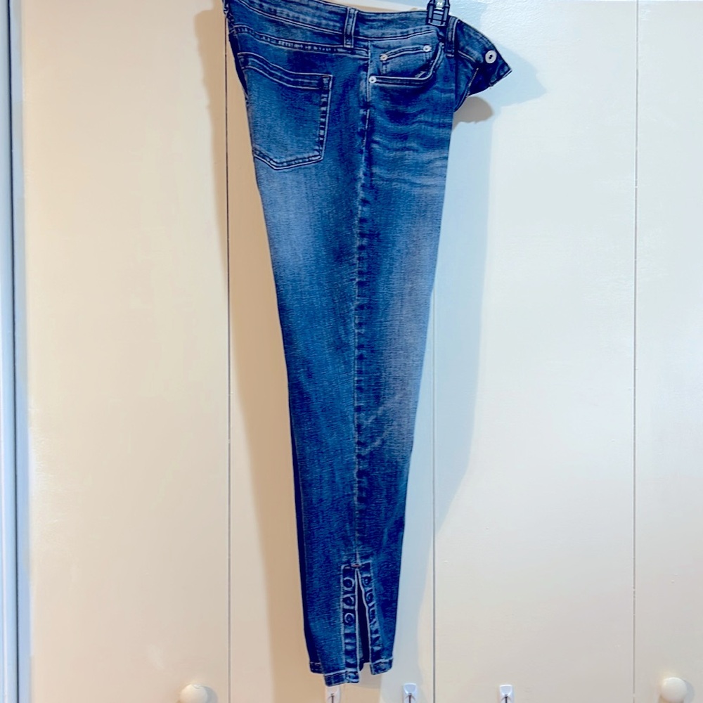 Women high rise jean